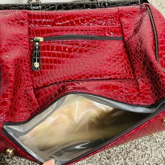 Samantha Brown NEW Red Black Travel Bags 5 piece set Set, passport, makeup bags - Picture 13 of 16